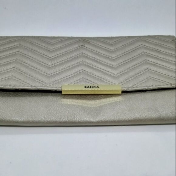 Guess Wallet/Clutch Cream Color/NWT  - Picture 1 of 10